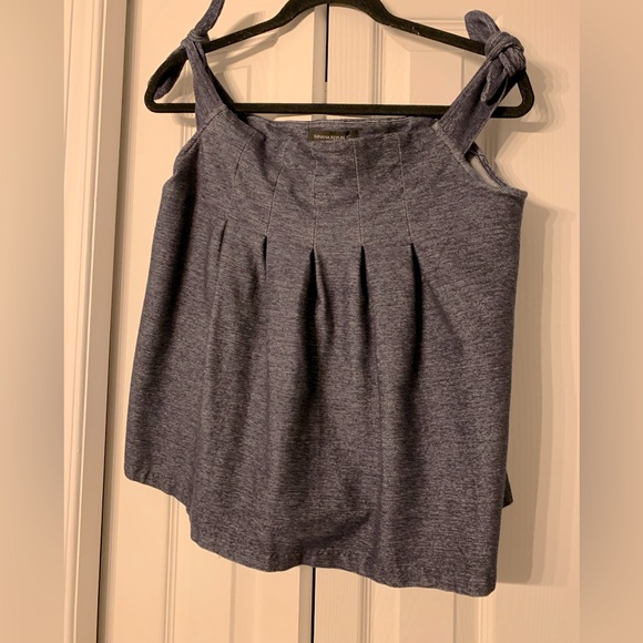 Banana Republic cute sleeveless top - Picture 1 of 5